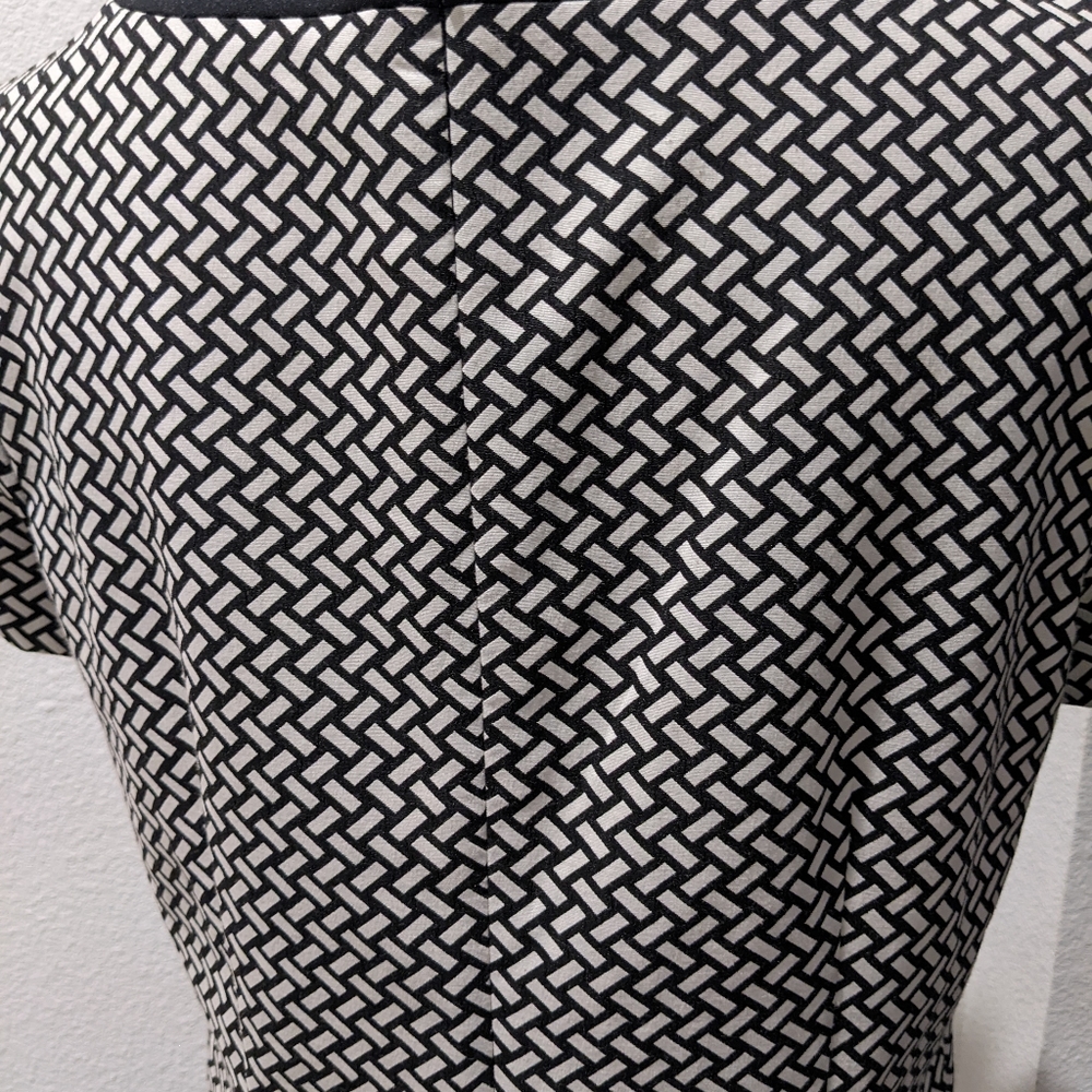 Tahari/Arthur S. Levine Dress - Picture 3 of 5